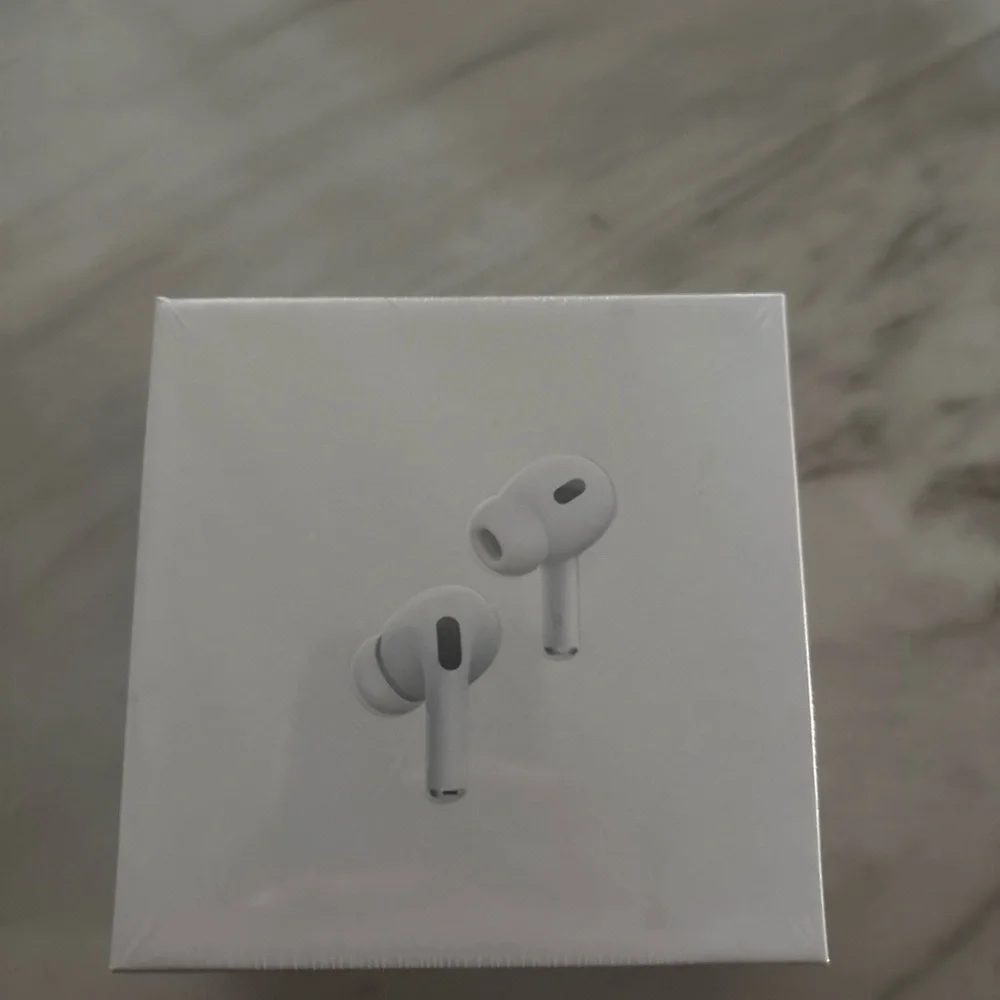 Apple AirPods Pro with MagSafe Charging Case